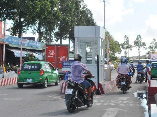 Can Tho 'ban' ca duong vao ben xe hinh anh