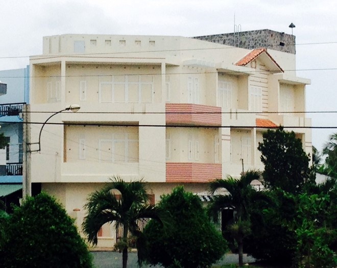 Tận dụng tầng trên để nuôi yến.