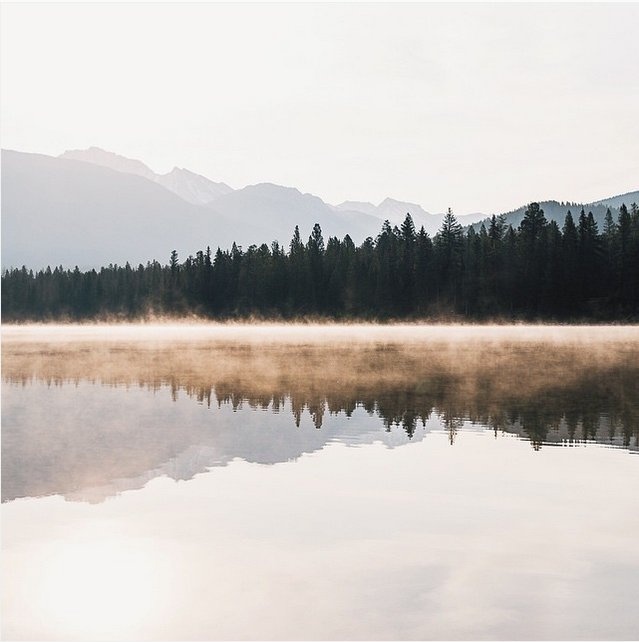 Hiện tại, ông là nhiếp ảnh toàn thời gian, chủ yếu là chụp ảnh phong cảnh và đời thường.