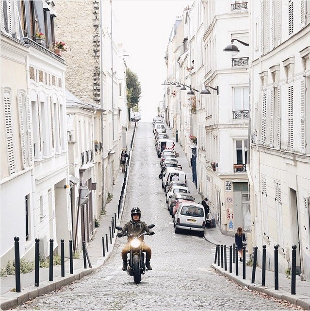 Rồi một ngày, khi đang chờ tàu, ông cảm thấy buồn tẻ và bắt đầu thử chụp ảnh bằng Instagram. Ông đã bị sốc ngay lập tức.