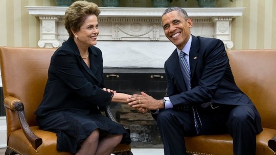 Tổng thống Obama (phải) trong cuộc họp báo với Tổng thống Brazil Dilma Rousseff (trái). Ảnh: AP.