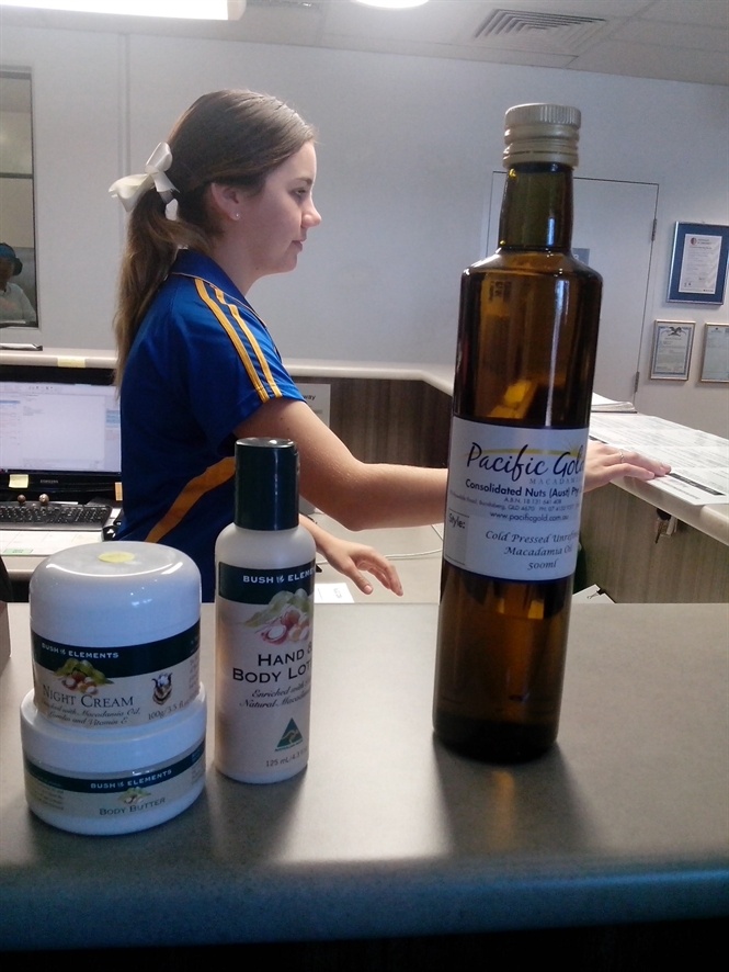 Dầu ăn và mỹ phẩm đã tạo ra giá trị gia tăng cao cho ngành công nghiệp chế biến mắc ca... Đọc thêm tại: http://nongnghiep.vn/sang-uc-xem-mac-ca-gioi-han-cua-su-chuyen-nghiep-post145821.html | NongNghiep.vn