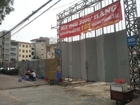 Doanh nghiep bat dong san no nhu chua chom hinh anh