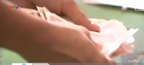 Tien le dang bi 'hat hui' trong giao dich hang ngay hinh anh