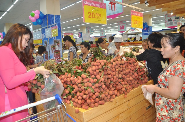 Vai pha gia van it nguoi mua: Mien Bac e, mien Nam dat do hinh anh