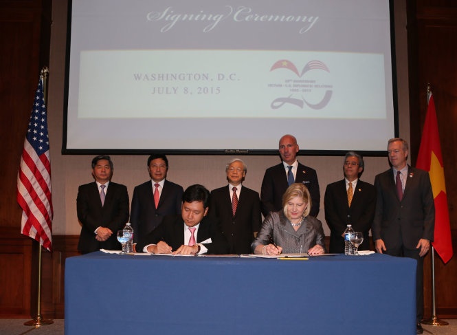 Tong bi thu Nguyen Phu Trong du ky nhieu van ban hop tac hinh anh