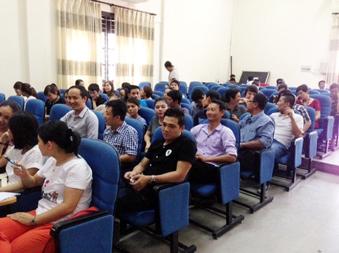 Nhiều cán bộ hợp đồng của Học viện Âm nhạc Huế lo lắng vì có thể nghỉ không lương vài tháng.