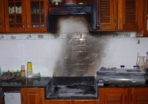 Xit thuoc diet gian gan bep co gay chay no? hinh anh