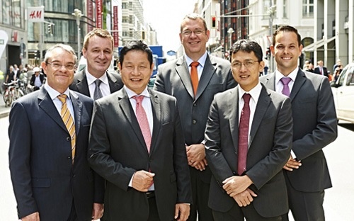 Lan song 'vien chinh' cua dai gia Viet hinh anh