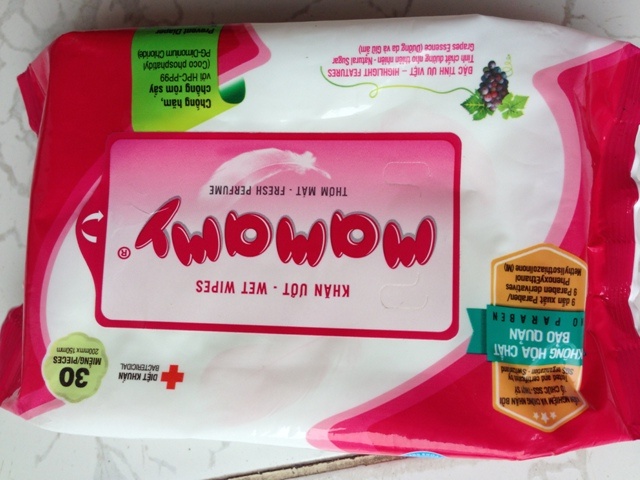 San xuat khan giay uot tu nha ve sinh, in logo chu thap do hinh anh