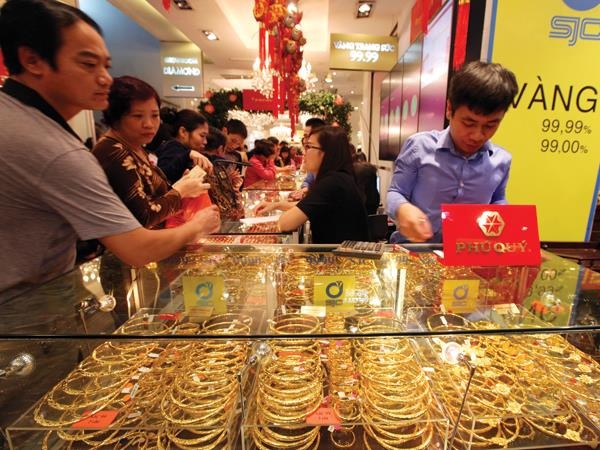 Het cua danh du theo song vang hinh anh