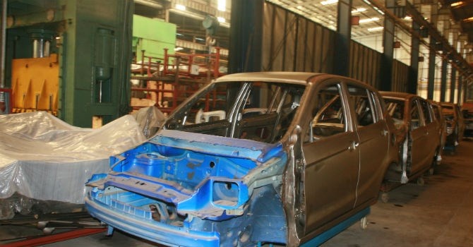 Phía trong nhà máy ô tô tại số 1 Mê Linh.