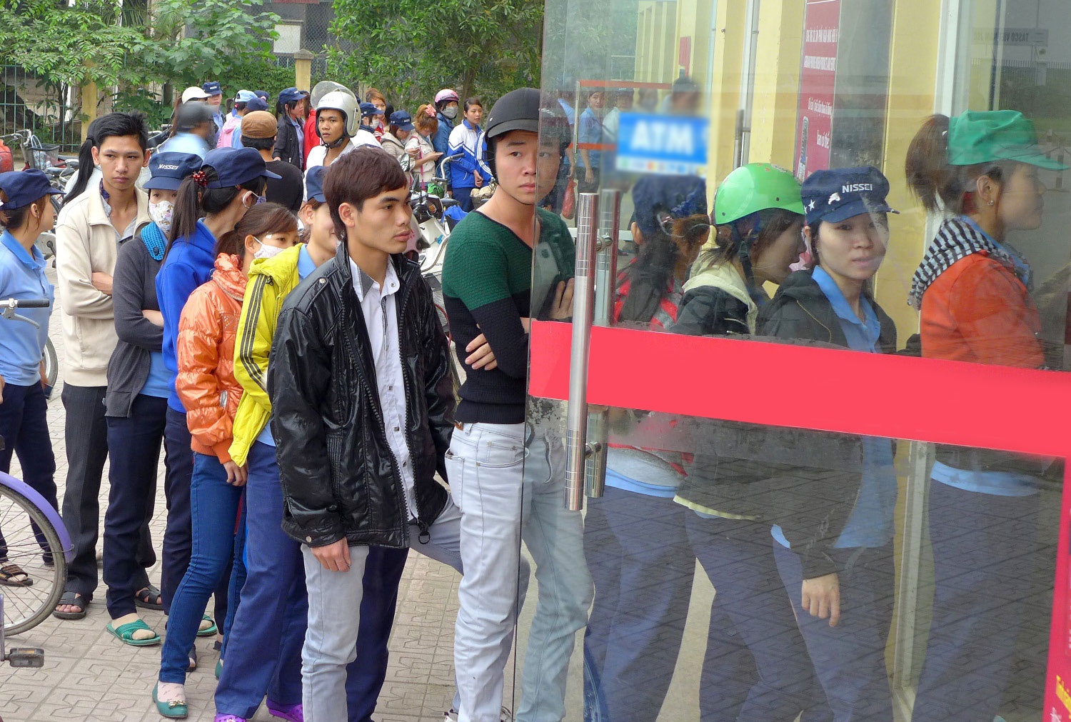 Tranh luan nay lua van chua chot duoc muc luong toi thieu hinh anh