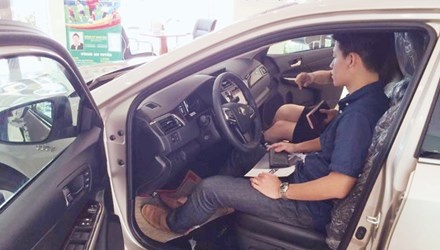 Nguoi Viet chiu canh oto chat luong thap, gia cao hinh anh