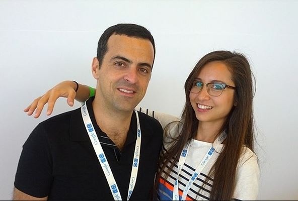 Anh thuê ít nhất 47 người để quản lý các tài sản cá nhân, trong đó có một thuyền trưởng, nhân viên mua sắm riêng và một cựu đặc nhiệm SEAL, qua công ty Bayshore Global Management.