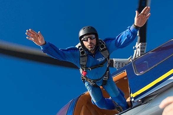 Brin nhận bằng cử nhân toán học và khoa học máy tính tại Đại học Maryland rồi tới Stanford học Thạc sỹ. Từ đây, tình yêu với thể thao của anh lên cao khi anh thử qua tất cả các môn như trượt băng, trượt tuyết, thể dục dụng cụ, nhào lộn.