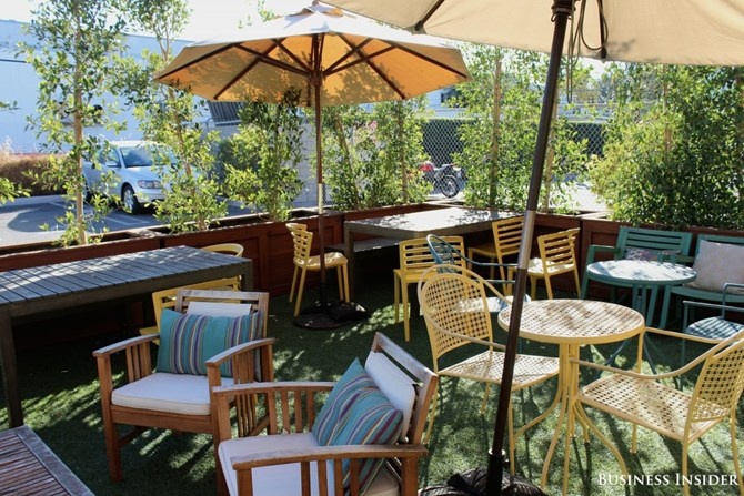 Ben trong van phong cong ty 1,7 ty USD cua Jessica Alba hinh anh