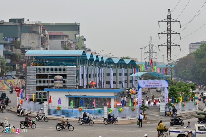 Nha dau tu ngoai rot tien ty xay bai do xe thong minh hinh anh