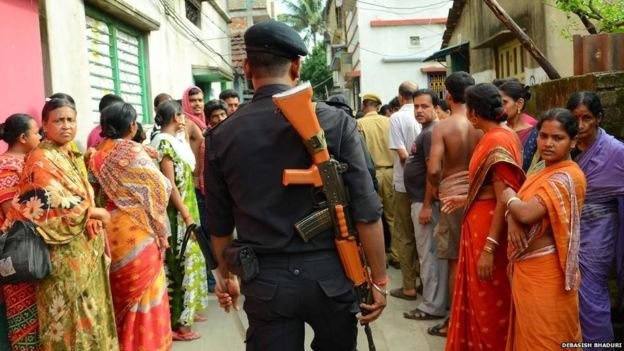 Vien chuc An Do giau 31 trieu USD tham nhung trong nha hinh anh