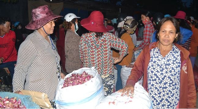 Phien cho dac biet o dao Ly Son hinh anh