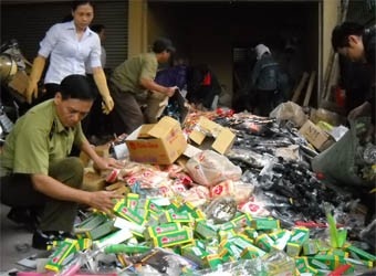 Tam, bong tai, ky niem chuong... deu co hang gia hinh anh