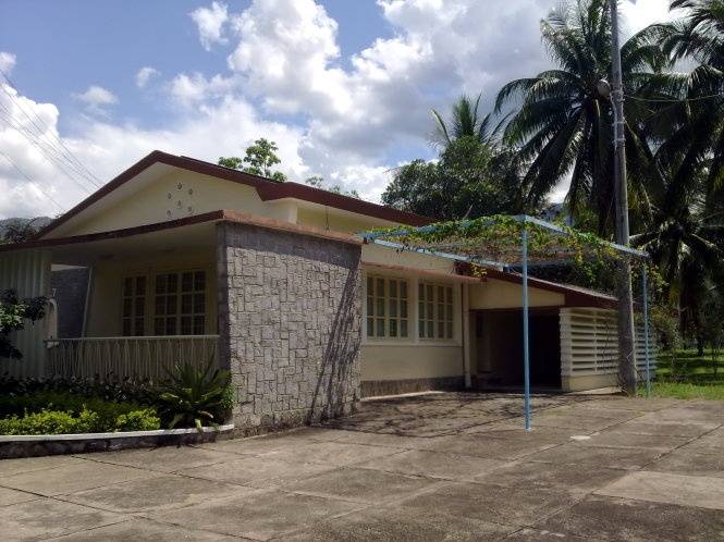 Biet thu, nha khach cua EVN duoc tinh vao gia dien hinh anh