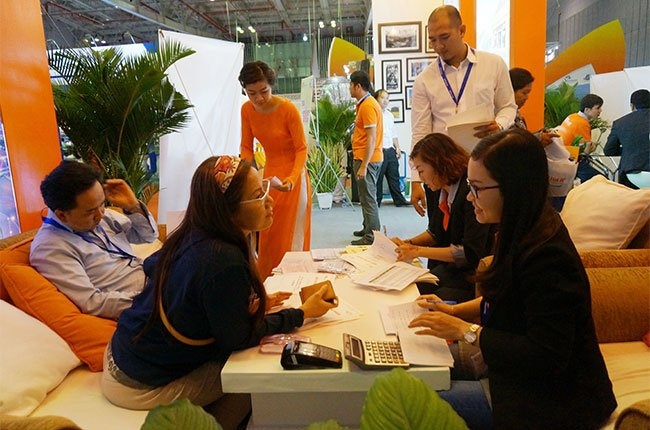 Tour nuoc ngoai hut khach tai Hoi cho du lich quoc te hinh anh