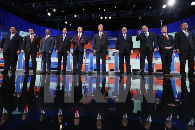 Ứng cử viên đảng Cộng họa bước vào cuộc tranh luận ngày 6/8 tại Cleveland, bang Ohio. (Nguồn: AFP/TTXVN).