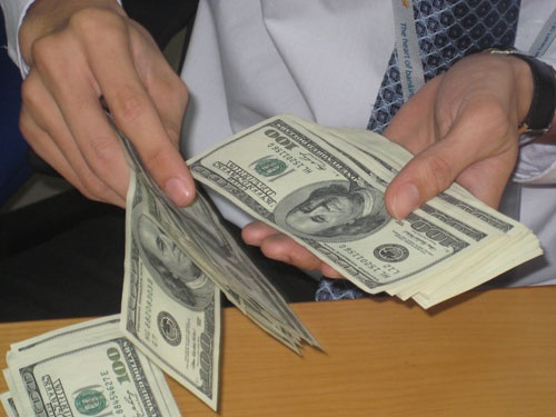 Gia USD giam manh sau quyet dinh cua FED hinh anh