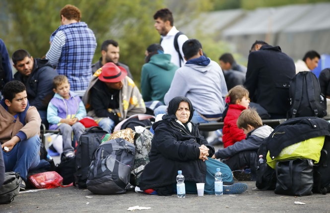 Hungary mo lai cua bien gioi hinh anh