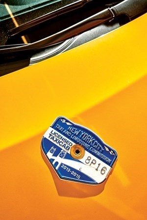 Chiếc huy hiệu đắt đỏ này đã tụt giá từ <abbr class=