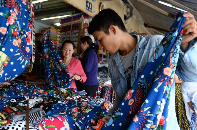 Hang chuc ngan tieu thuong len ruot vi cach tinh thue moi hinh anh