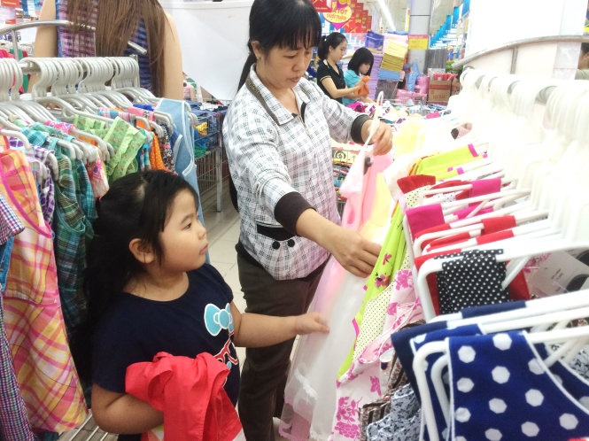 Quan ao Trung Quoc chua chat gay ung thu co vao Viet Nam? hinh anh