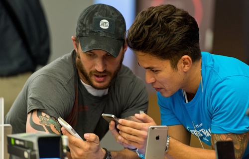 Tai sao iPhone cua ban ngay cang chay cham? hinh anh