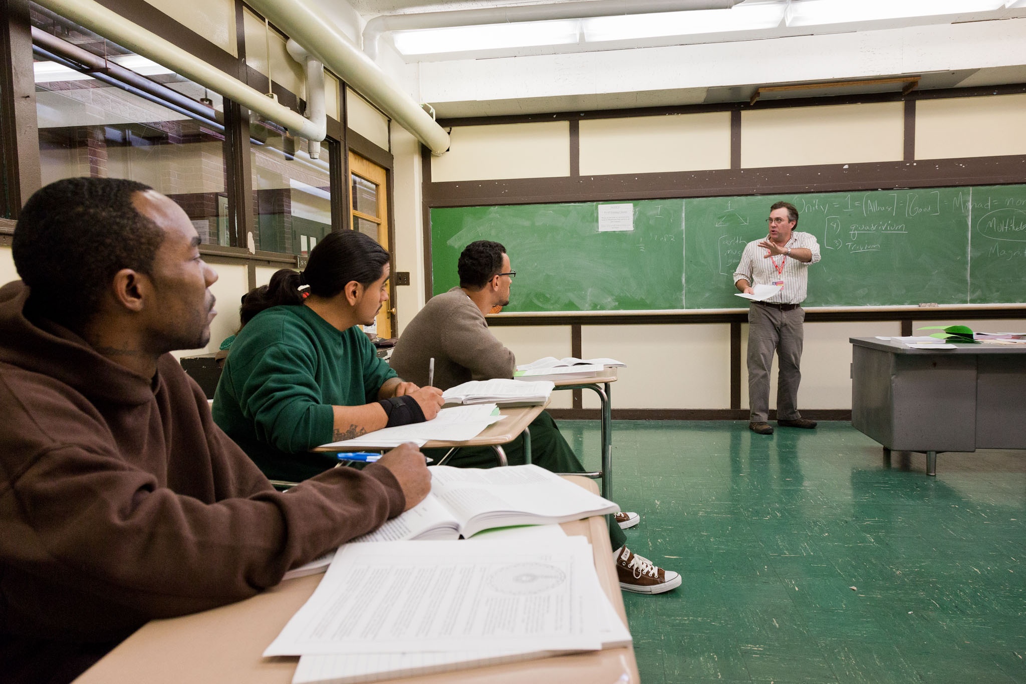Tranh luan hoc thuat: Doi tu nhan danh bai Dai hoc Harvard hinh anh