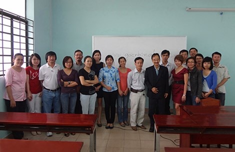 Alan Phan trong buổi nói chuyện với Câu lạc bộ Doanh nhân 2030. 