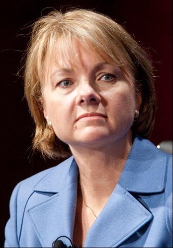 Angela Braly – CEO hãng bảo hiểm lớn thứ 2 tại Mỹ.