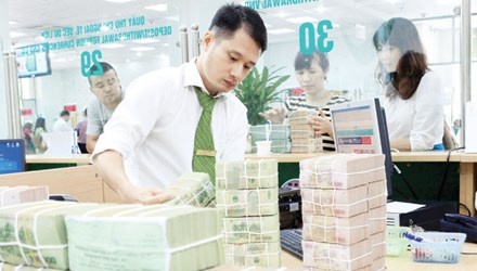 4 nam dai phau ngan hang, duoc gi? hinh anh