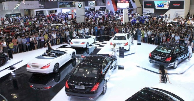 Oto nhap khau tang bat thuong hinh anh