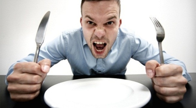 Khi doi bung thuong cau gat, tai sao? hinh anh