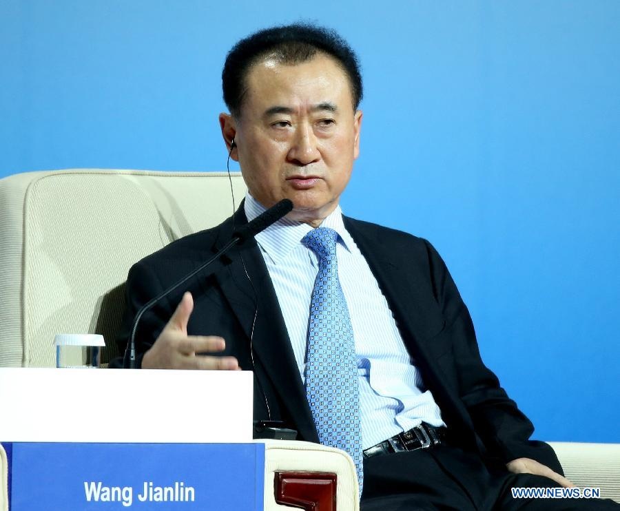 1. Wang Jianlin Tuổi: 61 Tài sản: 190 tỷ nhân dân tệ Chức vụ: chủ tịch và Giám đốc điều hành tập đoàn Dalian Wanda Lĩnh vực: Bất động sản.