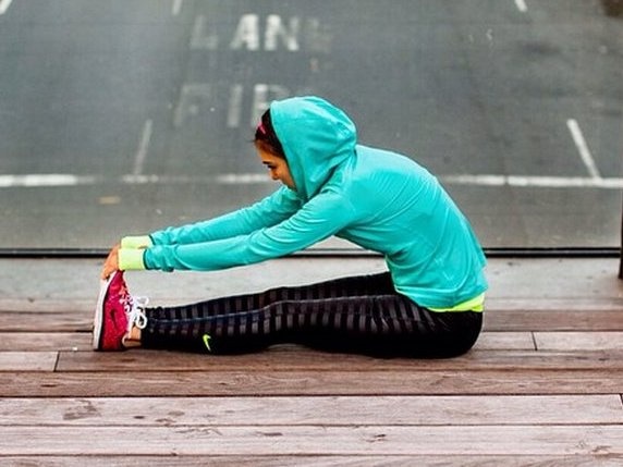 2. Nike Trụ sở chính: Beaverton, Oregon, Mỹ Vị trí năm ngoái: 1 Nhắc đến thương thương hiệu cung cấp giày và quần áo thể thao hàng đầu thế giới, người ta không thể không nhắc đến Nike. Khi được hỏi, những khách hàng trẻ cho rằng tập thể dục là rất cần thiết cho sức khỏe; đó là lý do Nike ngày càng giữ vị trí quan trọng. Cộng ty hiện đang tập trung vào việc đưa những công nghệ tiên tiến vào các sản phẩm của mình như việc lắp các thiết bị theo dõi sức khỏe, thiết bị cảm biến chạy bộ,…