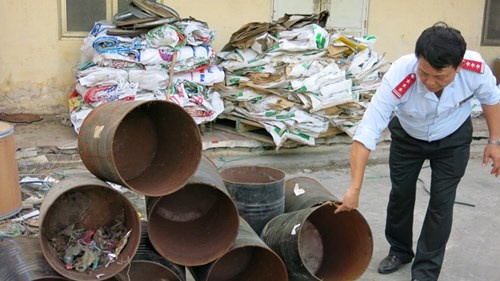 Các lô cám của Công ty TNHH TACN Trường Phú (Hải Dương) vẫn bị niêm phong.