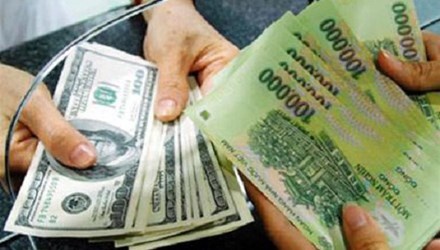 Cuoi nam, ap luc song ty gia lai tang hinh anh