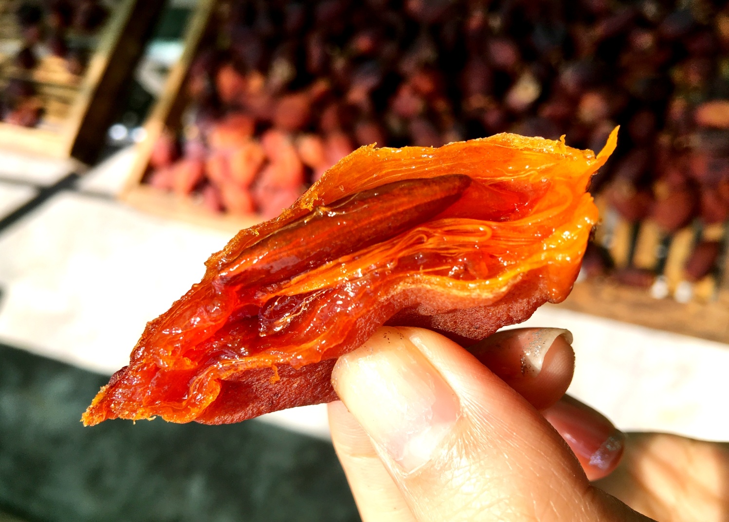 Nhờ được sấy theo công nghệ Nhật Bản mà chất lượng hồng Đà Lạt được nâng lên rõ rệt, được người tiêu dùng lựa chọn. Ảnh: Thạch Thảo