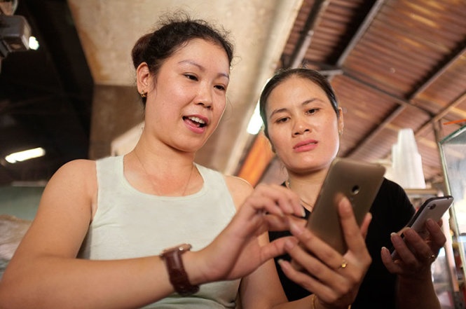 Tiep thi khung bo qua dien thoai hinh anh