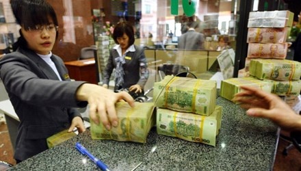 Ngan hang bat dau tang lai suat VND hinh anh