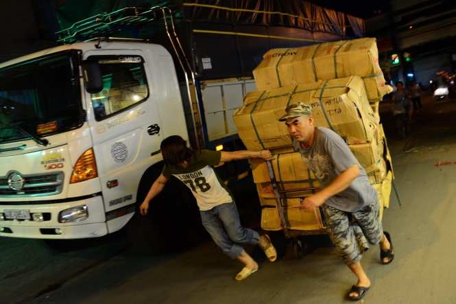 Di xe do, taxi van bi gia cao vi sao? hinh anh