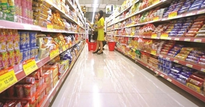 San choi sieu thi: Ke o nguoi di hinh anh