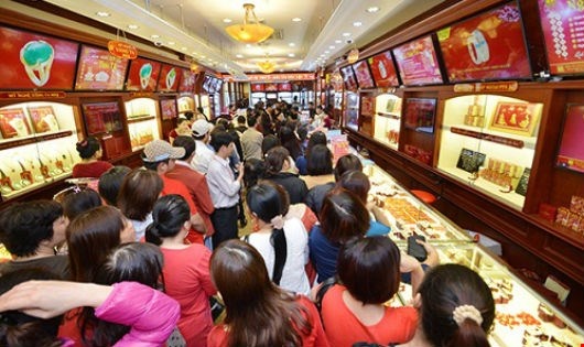 Dau nam gap rui khi 'mua vang cau may' theo... phong trao hinh anh